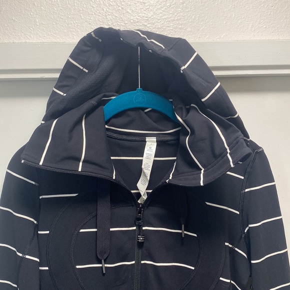 Lululemon Black Sailor Stripe Stride Hooded Jacket - Picture 6 of 10